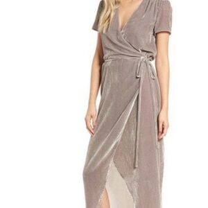 Wayf Sophisticated Gray‎ Tie Dress
